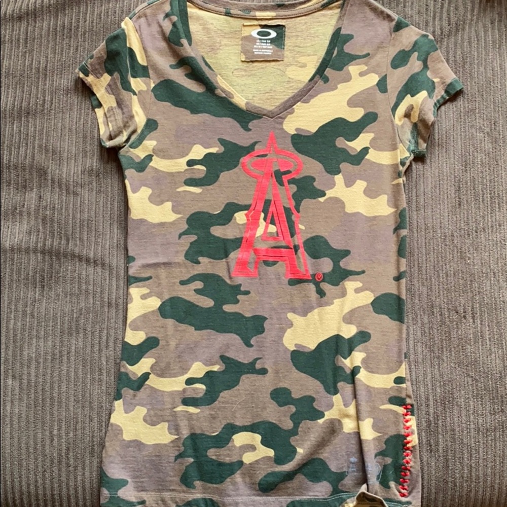 Oakley Women’s Los Angeles Angels Camo Tee
